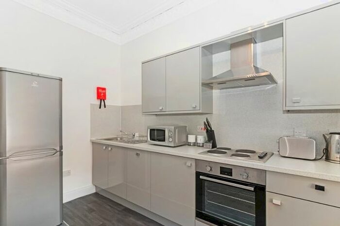 2 Bedroom Flat To Rent In Arthurstone Terrace, Stobswell, Dundee, DD4