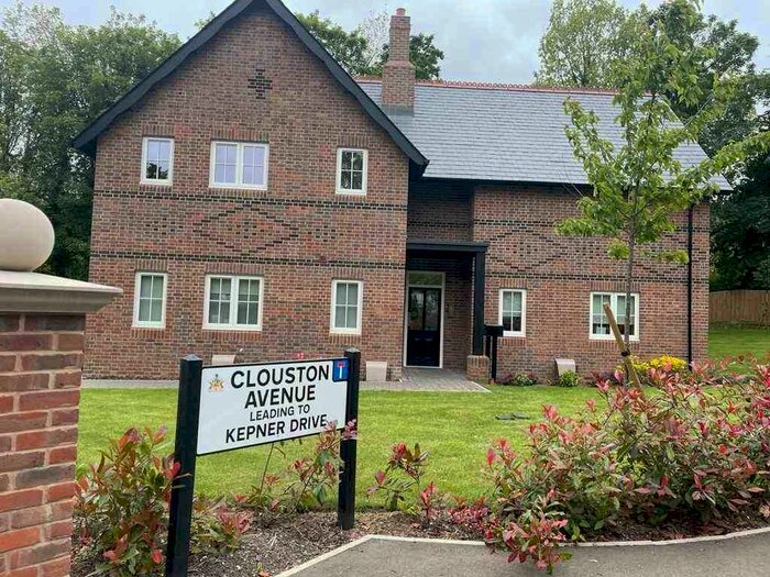 2 Bedroom Flat To Rent In Clouston Avenue, Bushey, WD23