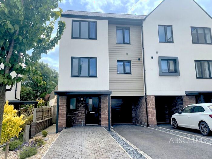 4 Bedroom Semi-Detached House To Rent In Hollyhock Way, Paignton, TQ4