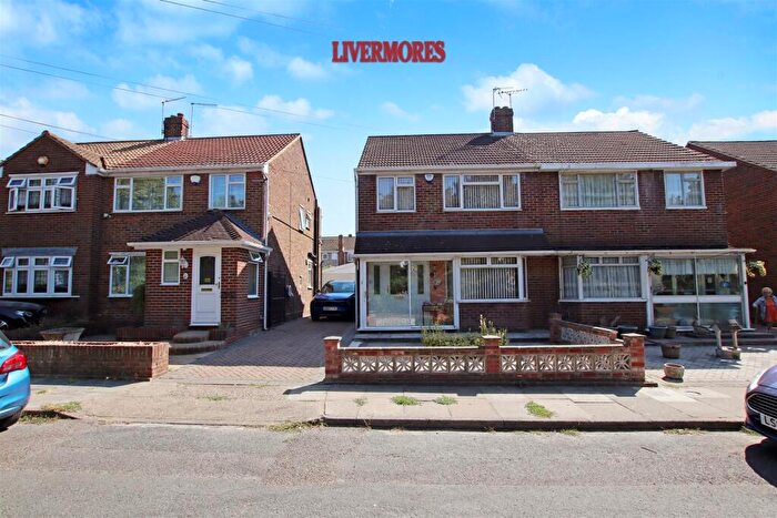 3 Bedroom Semi-Detached House For Sale In Princes Road, Dartford, DA2