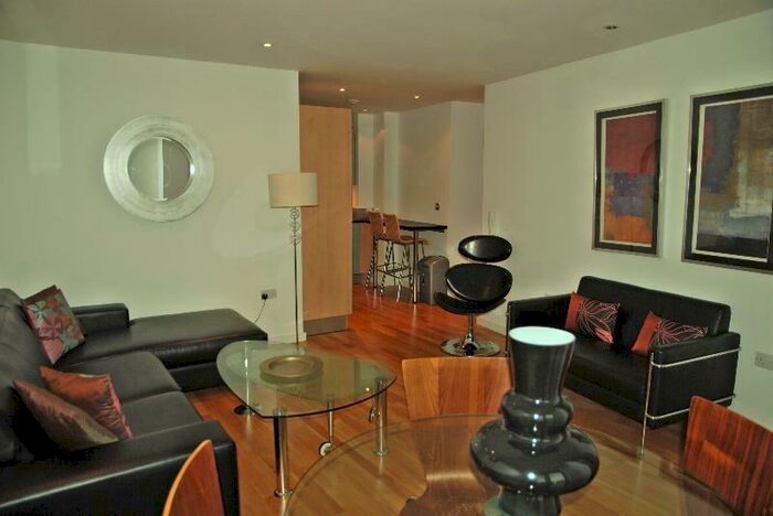 2 Bedroom Flat To Rent In Gotts Road, Leeds, West Yorkshire, Uk, LS12