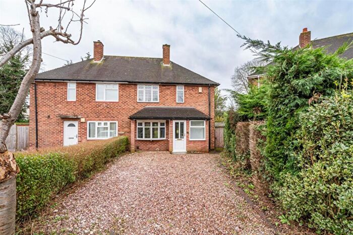 3 Bedroom Semi-Detached House To Rent In Barford Road, Shirley, B90