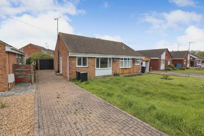 2 Bedroom Bungalow To Rent In Hayden Road, Rushden, Ojh, NN10