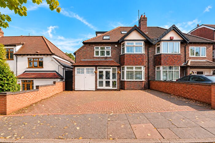 5 Bedroom Semi-Detached House For Sale In Shepherds Green Road, Birmingham, B24