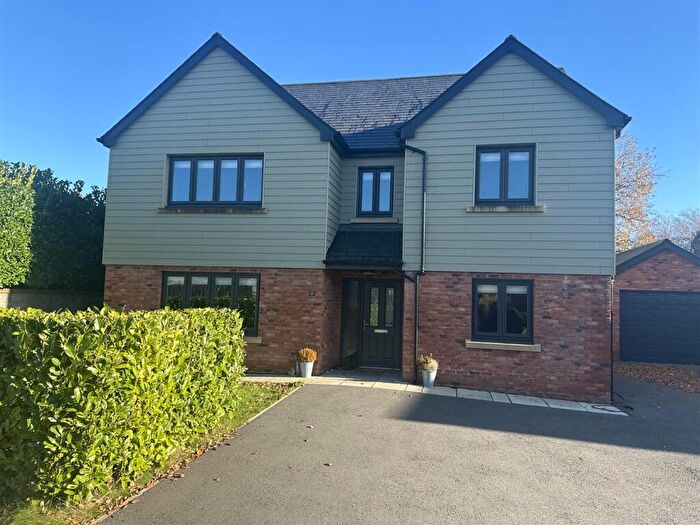 5 Bedroom Detached House For Sale In Llys Gwynan, Llandybie, Ammanford, SA18