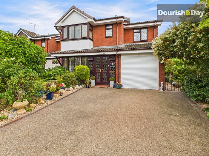 4 Bedroom Detached House For Sale In Bedingstone Drive, Penkridge, ST19