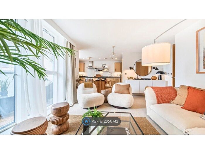 2 Bedroom Flat To Rent In Sir Walter Raleigh Court, London, SE10