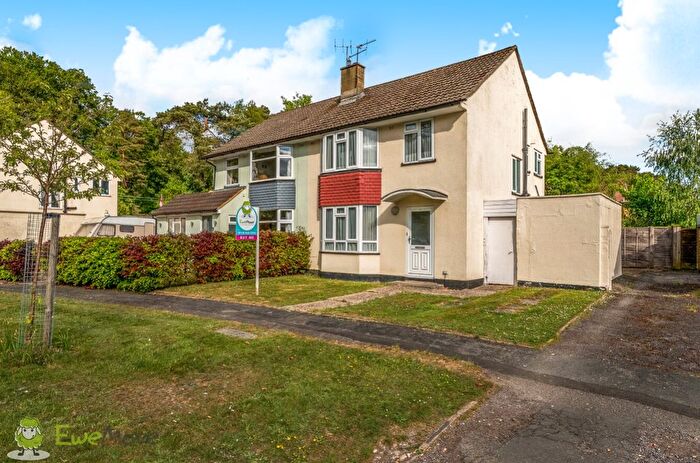 3 Bedroom Semi-Detached House For Sale In Long Grove, Baughurst, Tadley, Hampshire, RG26