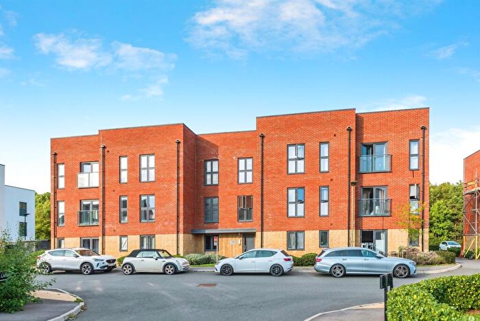 2 Bedroom Flat For Sale In Furrow Crescent, Curbridge, Witney, OX29