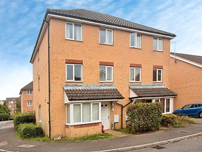 4 Bedroom Semi-Detached House To Rent In Cheal Way, Wick, Littlehampton, West Sussex, BN17