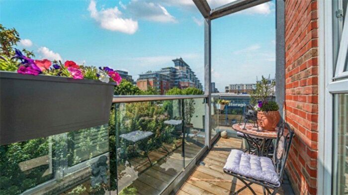 1 Bedroom Flat For Sale In Wynter Street, Battersea, London, SW11