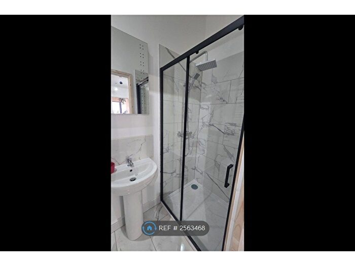 2 Bedroom Flat To Rent In Northborough Road, London, SW16