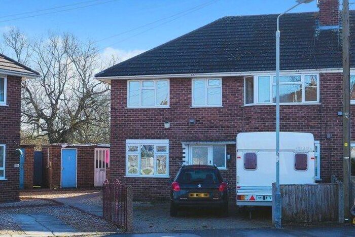 2 Bedroom Maisonette To Rent In Salterford Road, Nottingham, NG15