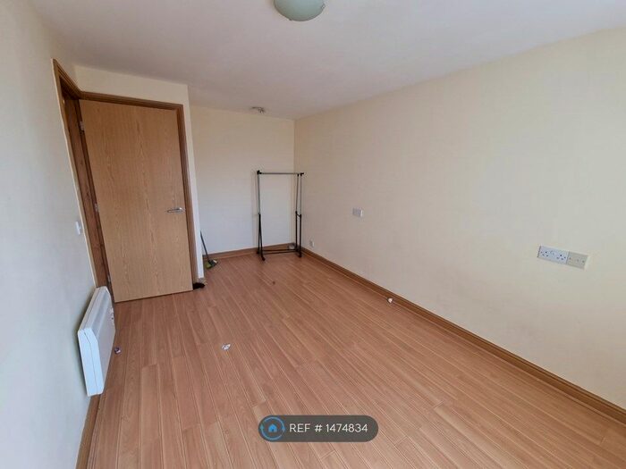 2 Bedroom Flat To Rent In Worsley Gardens, Worsley, Manchester, M28