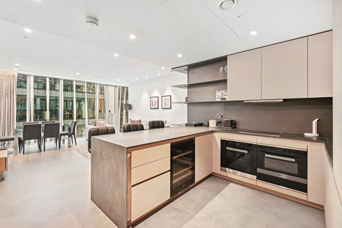 2 Bedroom Flat To Rent In Buckingham Palace Road, Westminster, SW1W