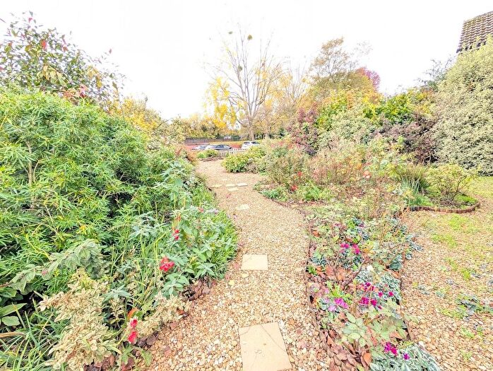 3 Bedroom Property For Sale In Oakleaze Road, Thornbury, Bristol, BS35