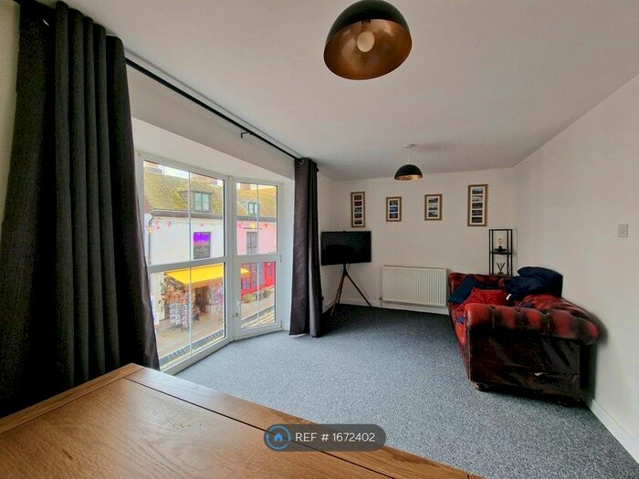 1 Bedroom Flat To Rent In George Street, Hastings, TN34