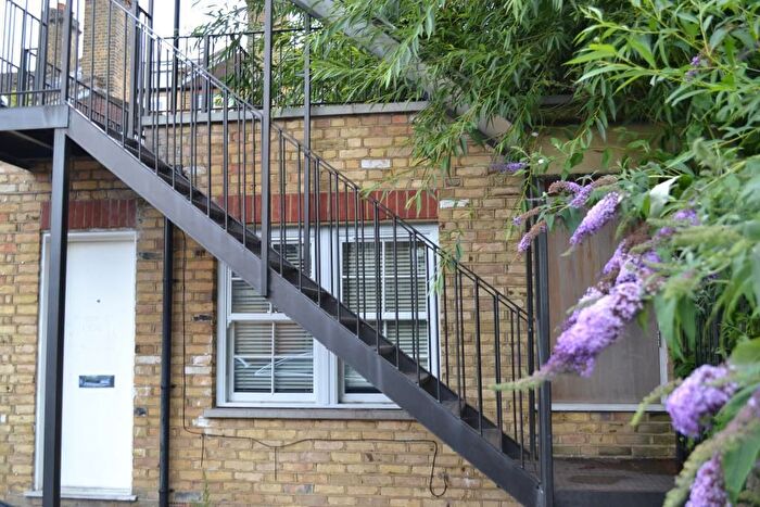 1 Bedroom Flat To Rent In Kingston Road, Merton, Greater London, SW19