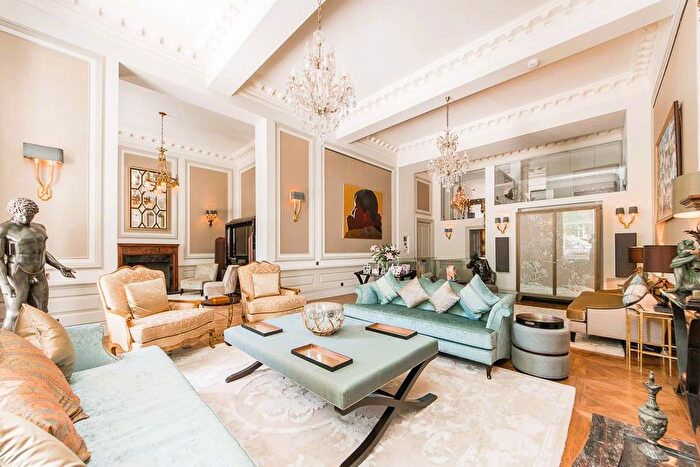 5 Bedroom Flat To Rent In Princes Gate, Knightsbridge, London, SW7