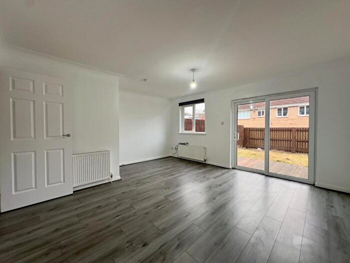 3 Bedroom Terraced House To Rent In Strachur Crescent, Lambhill, Glasgow, G22