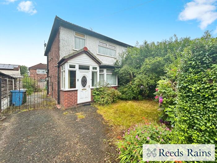 3 Bedroom Semi Detached House For Sale In Tully Street, Salford, Greater Manchester, M7
