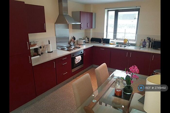 2 Bedroom Flat To Rent In Dock Lane, Shipley, BD17