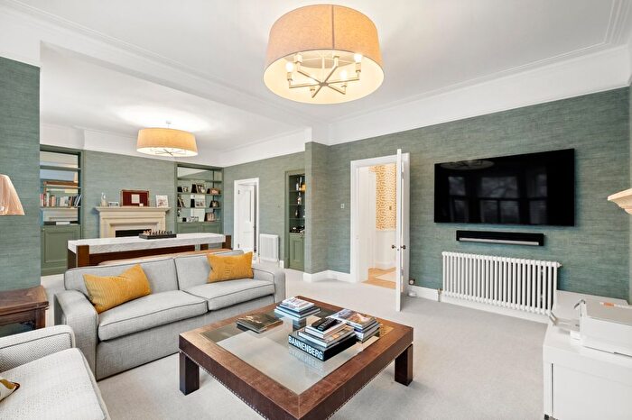 3 Bedroom Flat To Rent In York Mansions, Prince Of Wales Drive, SW11