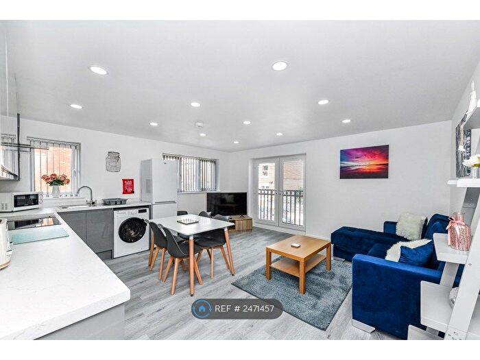 2 Bedroom Flat To Rent In Woodstock Street, Hucknall, Nottingham, NG15