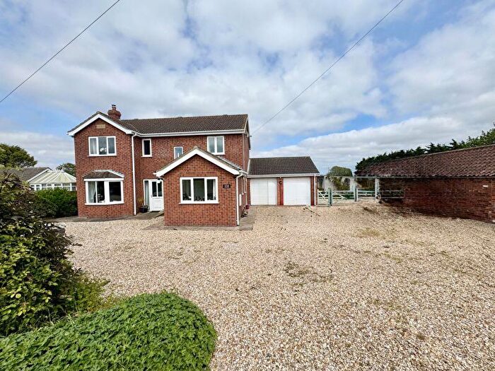 5 Bedroom Detached House For Sale In Wragholme Road, Grainthorpe, Louth, LN11