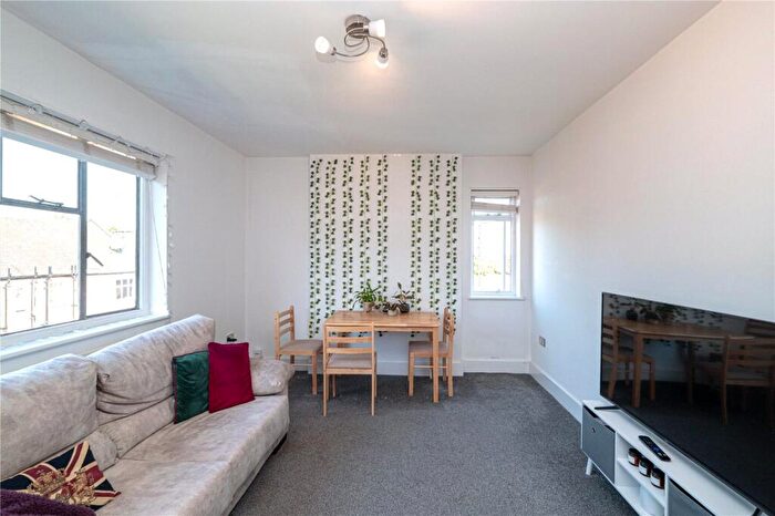 2 Bedroom Apartment To Rent In Haslemere Road, Crouch End, London, N8