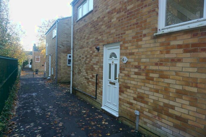 3 Bedroom Terraced House To Rent In Willoughby Way, Basingstoke, RG23