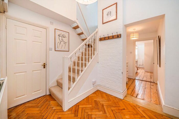 2 Bedroom Flat For Sale In Schoolbell Mews, Bow, E3