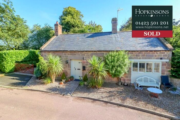 2 Bedroom Cottage For Sale In Orchard Lane, Ripley, Harrogate, HG3