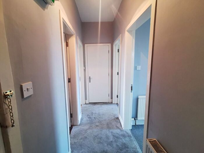 3 Bedroom Flat To Rent In Court Street, Stobswell, Dundee, DD3