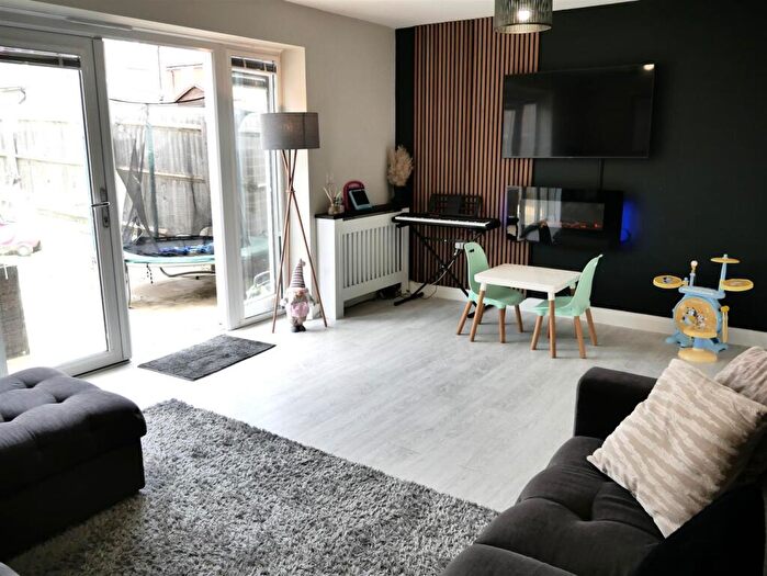 3 Bedroom Semi-Detached House For Sale In Clover Grove, Calne, SN11