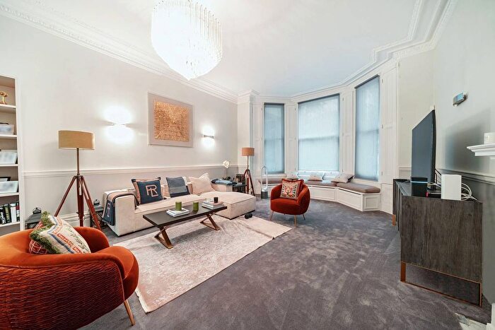 3 Bedroom Flat To Rent In Stanhope Gardens, South Kensington, London, SW7