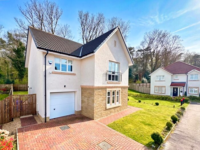 4 Bedroom Detached House For Sale In Cairnmaith, Erskine, PA8