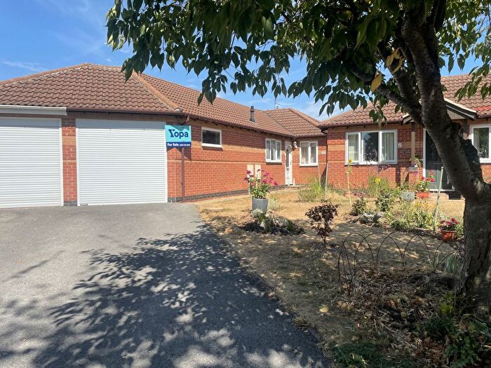 2 Bedroom Semi Detached Bungalow For Sale In Holmefield, Farndon, Newark, NG24
