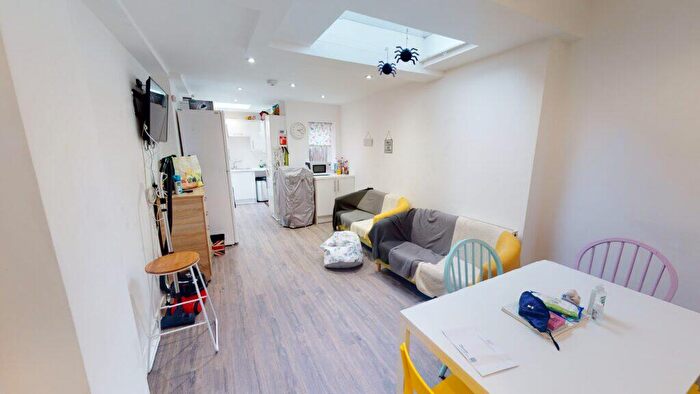5 Bedroom House To Rent In Lime Avenue, Selly Oak, B29