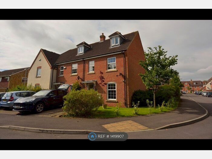 3 Bedroom End Of Terrace House To Rent In Festival Close, Devizes, SN10