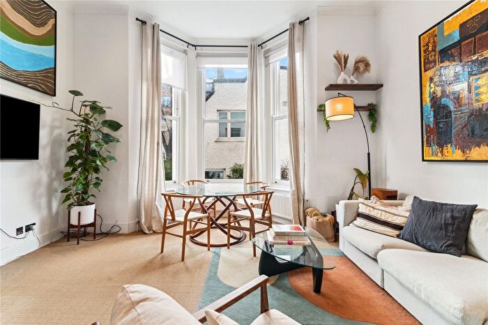 1 Bedroom Flat To Rent In Redcliffe Gardens, London, SW10