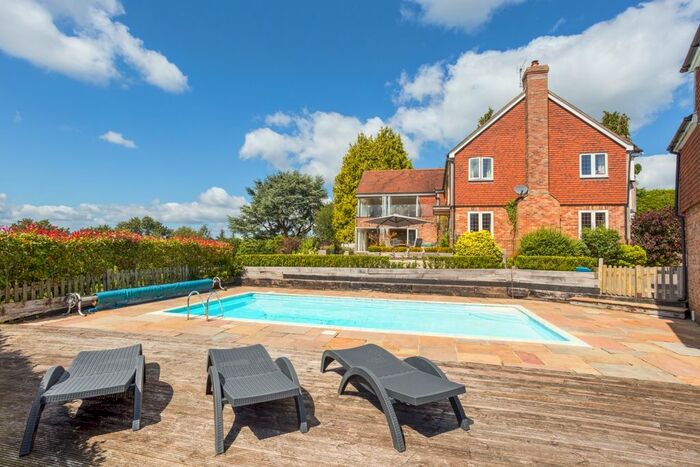 4 Bedroom Detached House To Rent In High Broom Lane, Crowborough, TN6