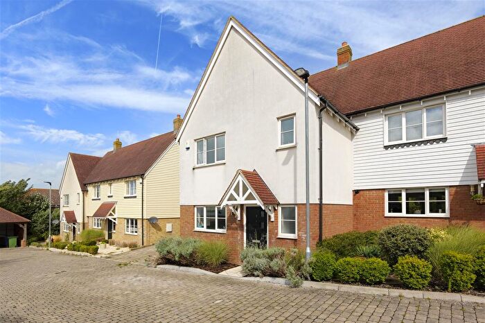 3 Bedroom Semi-Detached House For Sale In Longview Close, Boughton-Under-Blean, ME13