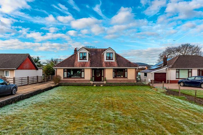 4 Bedroom Bungalow For Sale In Glynhir Road, Pontarddulais, Swansea, SA4