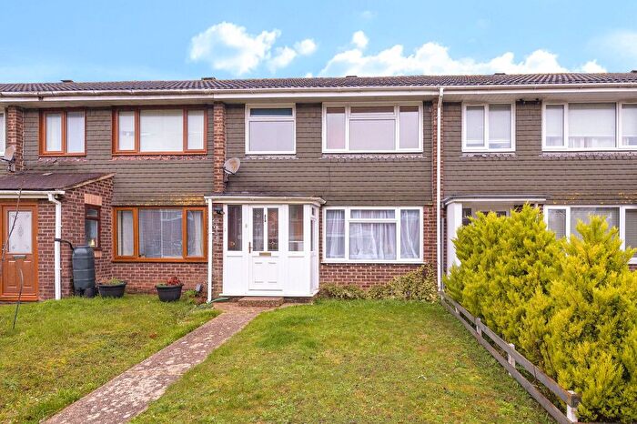 3 Bedroom Terraced House For Sale In Britten Road, Basingstoke, RG22