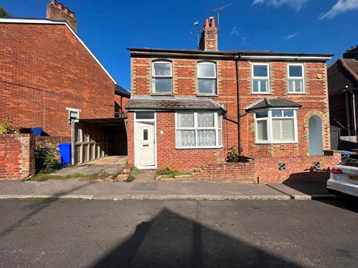 2 Bedroom Semi-Detached House For Sale In Kings Road, Aldershot, GU11