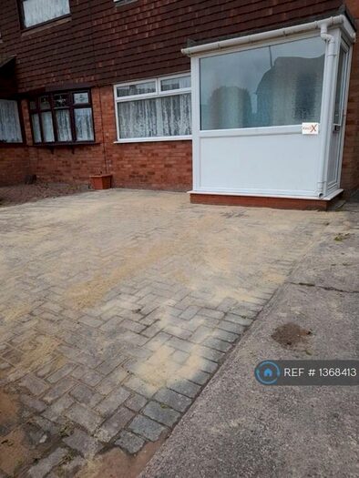 3 Bedroom Semi-Detached House To Rent In Tunstall, Stoke-On-Trent, ST6