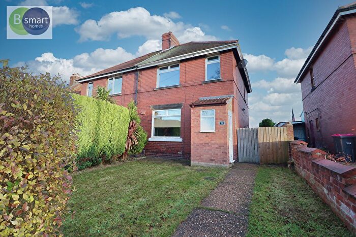 3 Bedroom Semi-Detached House To Rent In Birdwell Road, Kilnhurst, S64