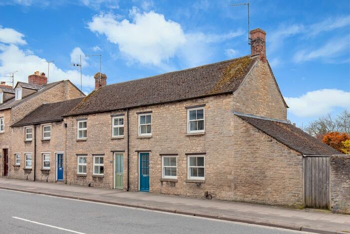 2 Bedroom Cottage To Rent In Corn Street, Witney, OX28