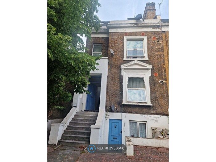 2 Bedroom Flat To Rent In Lewisham Way, London, SE14